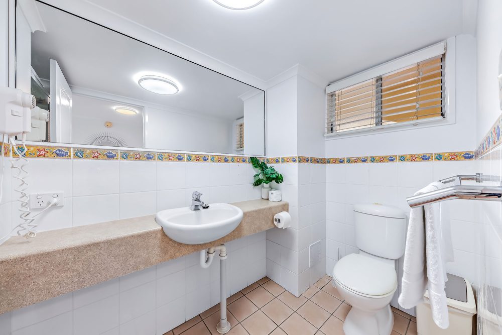 Standard-Studio-Bathroom