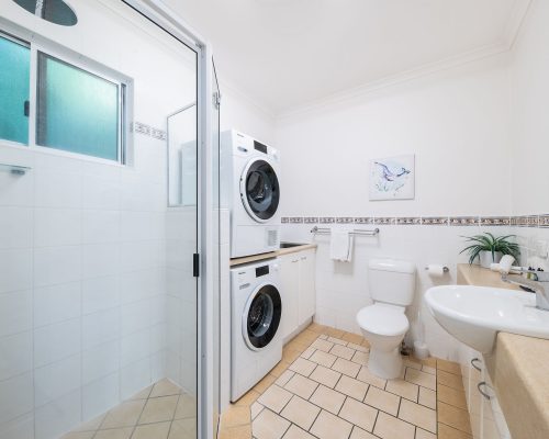 Unit 5 Bathroom resized website 2000 x 1370