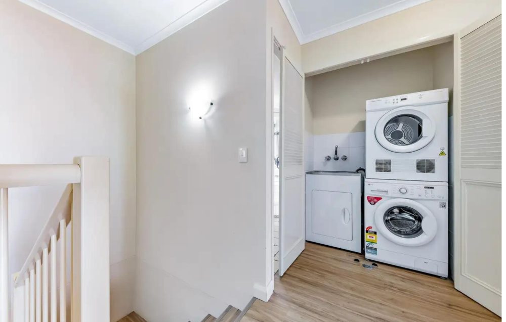 unit 10 laundry resized 2880